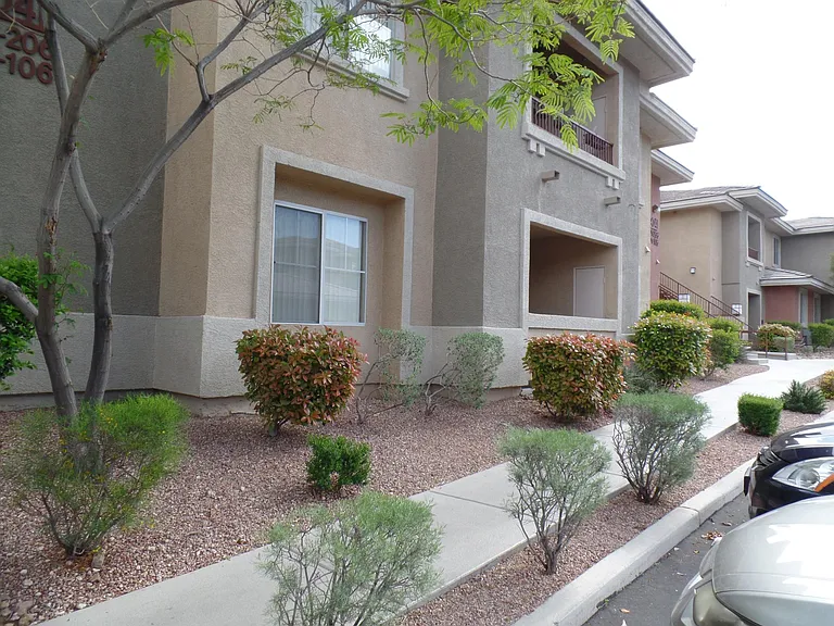 904 Domnus Ln #105 — Photo 5