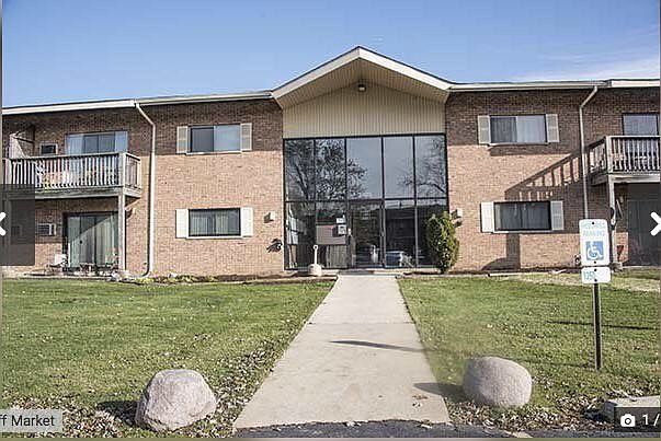 1st image of 7425 Brookdale Dr APT 209