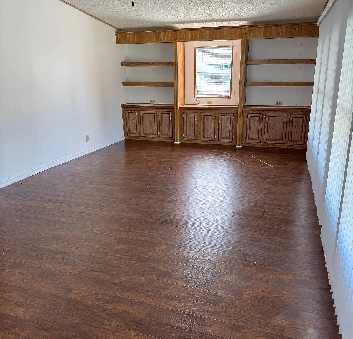 2 bed, 2.0 bath, 1400 sqft, $1,800 — Photo 3
