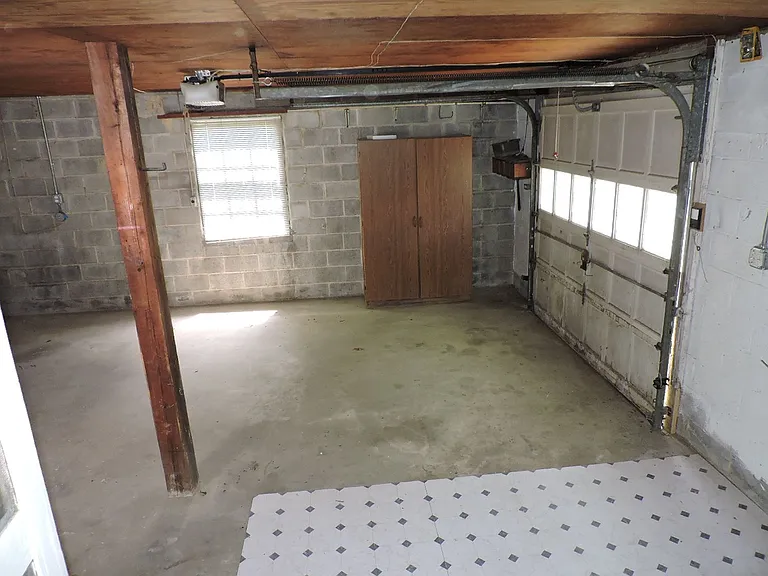 6858 Belroi Rd — Photo 10