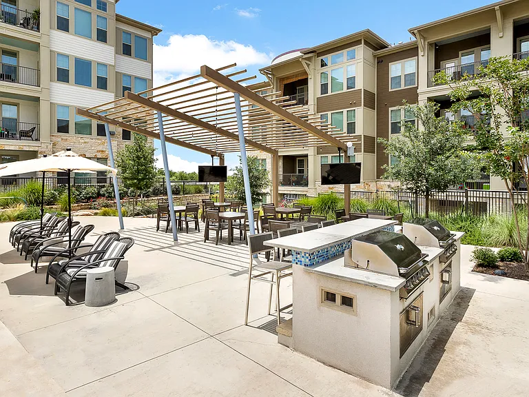Poolside Grilling and Picnic Area with TVs