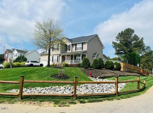 10 Sapphire Dr, Sanford, NC 27332