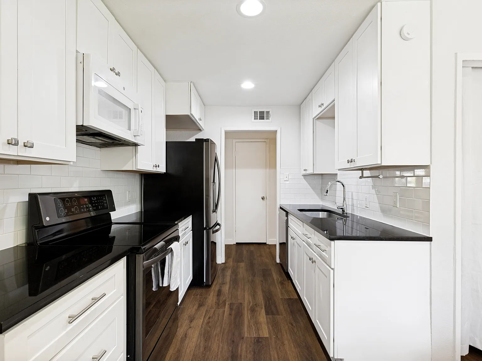 4 bed, 1715 sqft, $2,800 — Photo 4