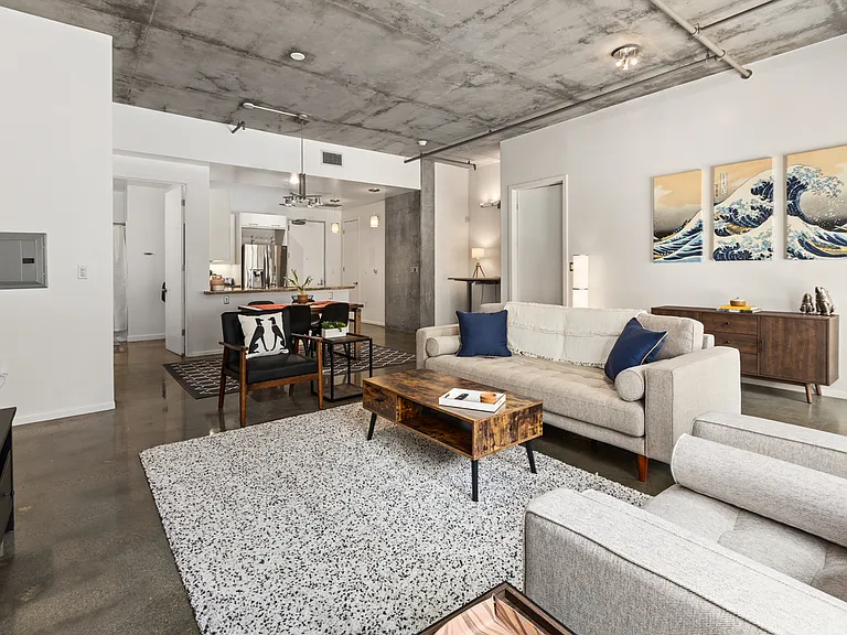 527 10th Ave #211 — Photo 12