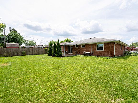 5th image of 2758 Sutton Ave