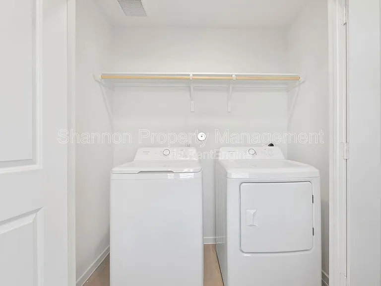 253 Douglas Hills Dr — Photo 17