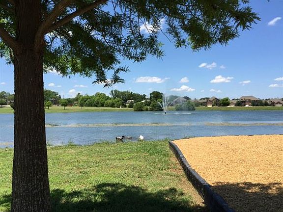 3rd image of 1306 Lake Trl