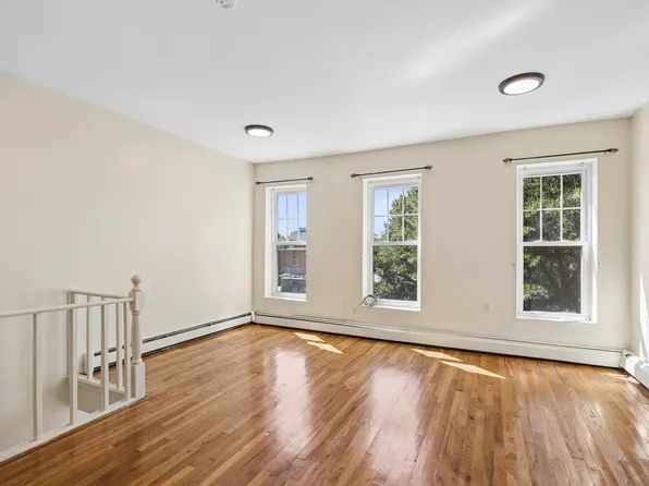 89a Stuyvesant Avenue image 1 of 9