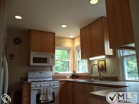 1420 catalpa drive 003.JPG