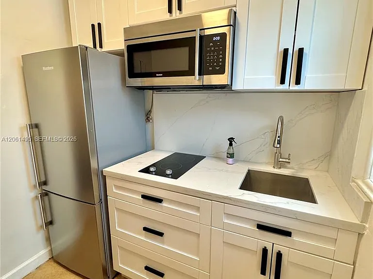 1561 Lenox Ave #6 — Photo 7