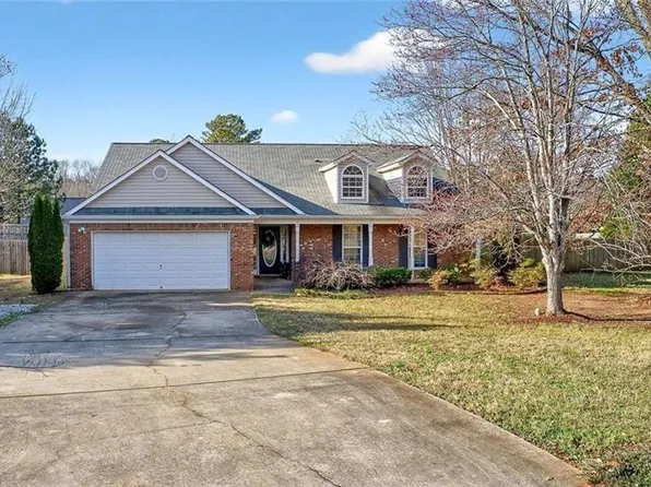 310 Oconee Ct, McDonough, GA 30252