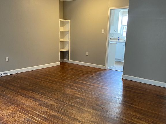 5th image of 127 Crestview Dr APT 2