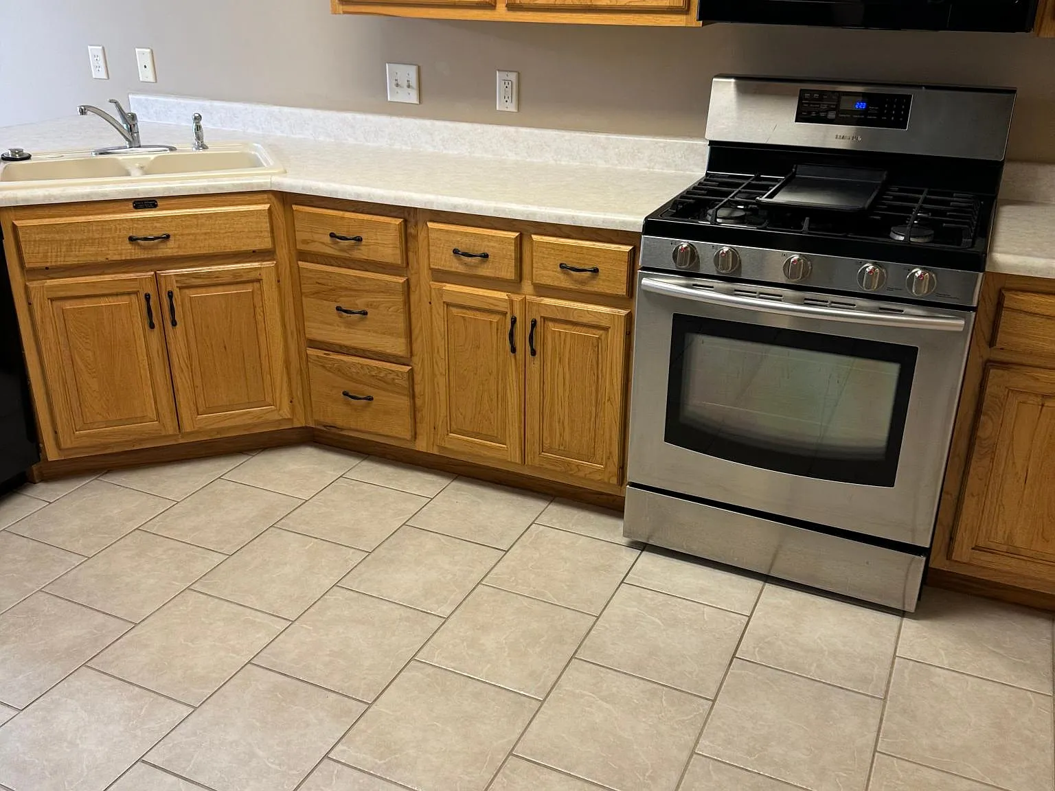 2 bed, 1300 sqft, $1,800 — Photo 3