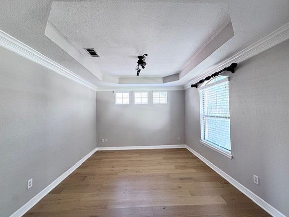 4th image of 6504 Diamond Dr