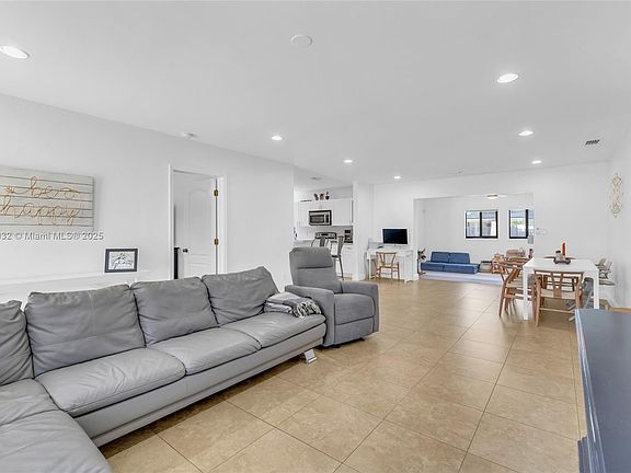 5th image of 9365 Nassau Dr