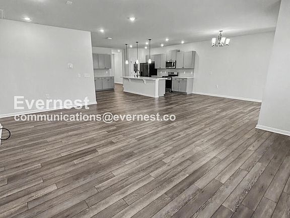 5th image of 2145 Bethpage Dr