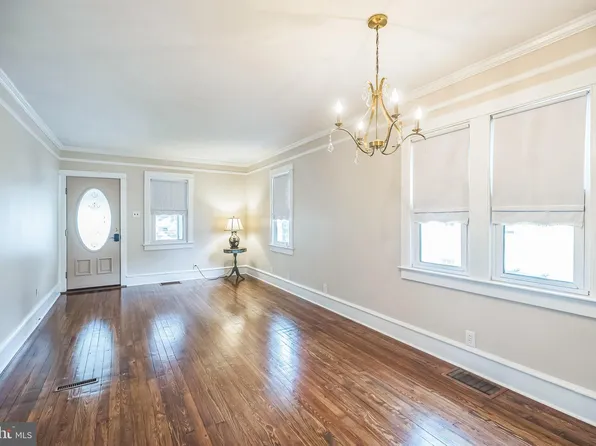 23 Lincoln Ave, Mount Ephraim, NJ 08059