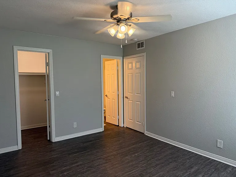Park Plaza Apartments — Photo 82