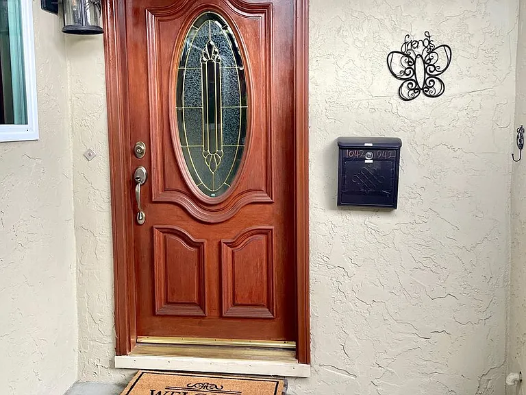 1042 W Hacienda Ave — Photo 1