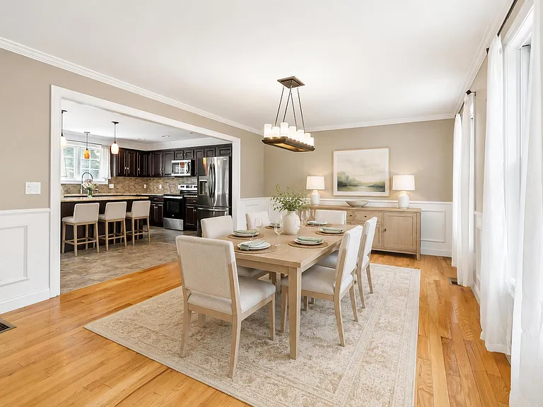 22 Valley Forge Cir — Photo 2