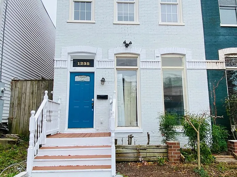 1235 W Cary St — Photo 2