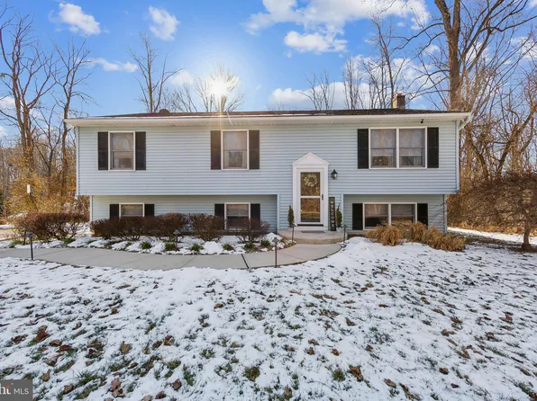 12 Landover Dr, Coatesville, PA 19320