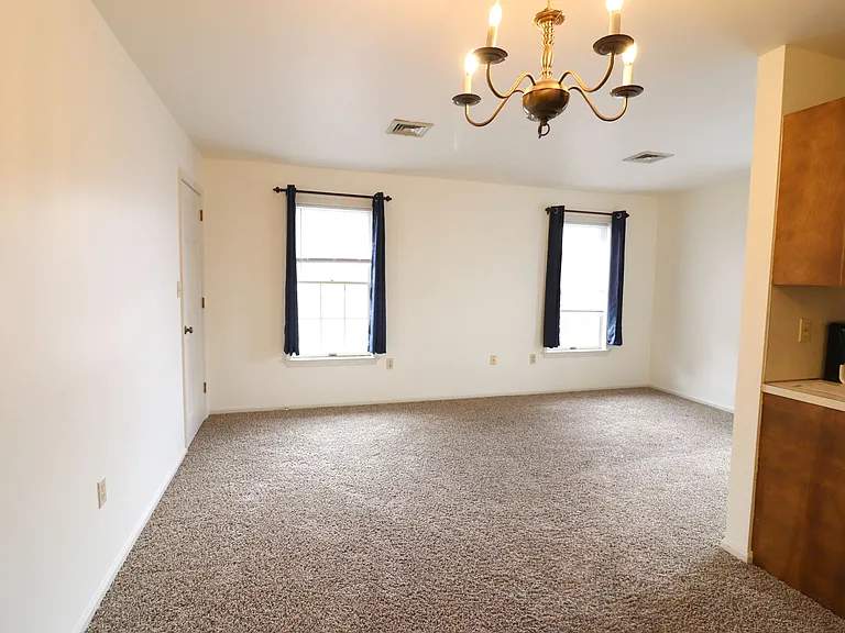 1530 W Main St #I — Photo 3
