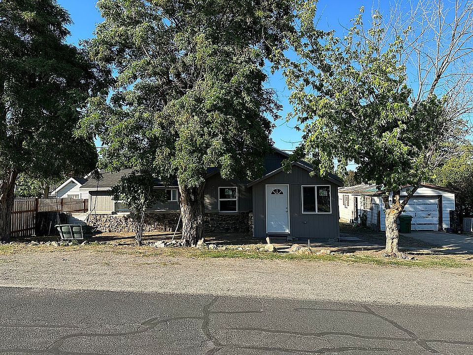 1st image of 28 Stevens Ave