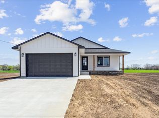 302 S Commercial Ave, Sedgwick, KS 67135