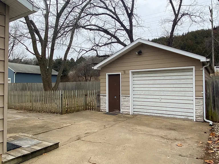 1959 Lincoln Dr — Photo 17