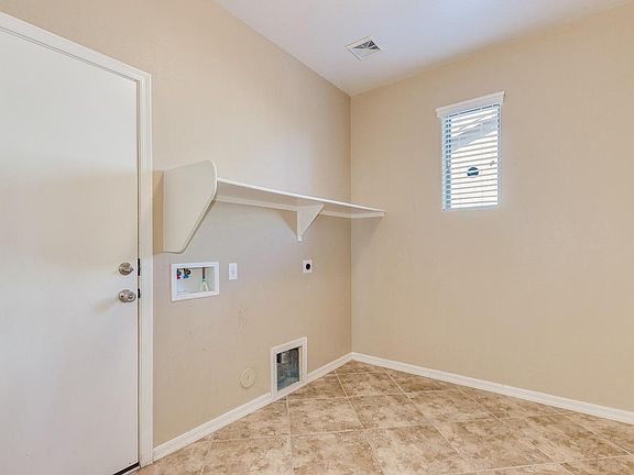 3rd image of 446 W Desert Broom Dr