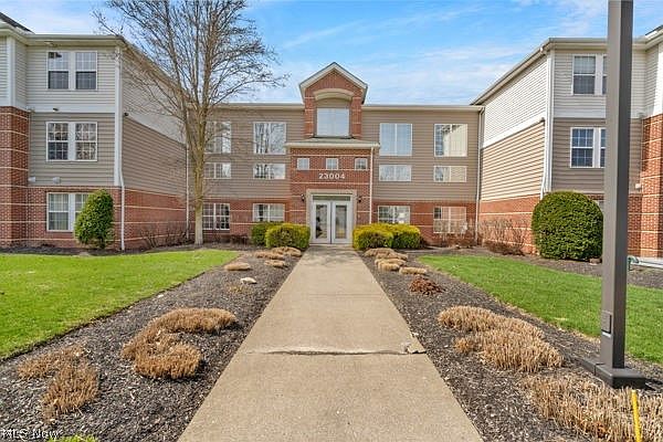 1st image of 23004 Chandlers Ln APT 347