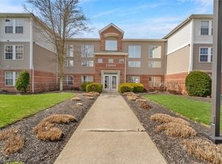 23004 Chandlers Ln APT 347, Olmsted Falls, OH