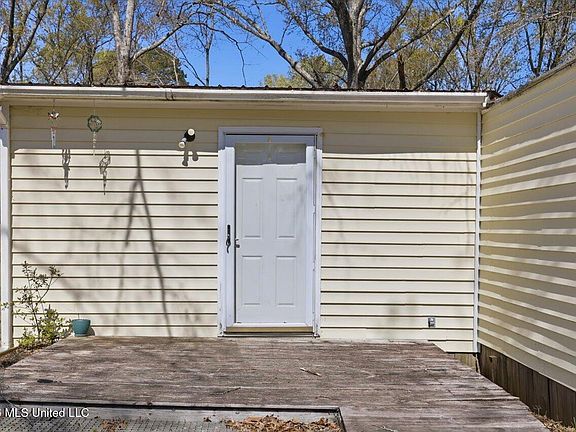 4th image of 2612 W Mountain Creek Rd