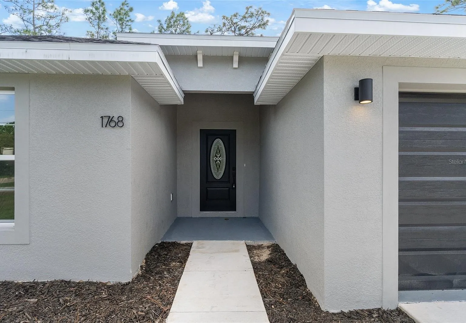 4 bed, 1721 sqft, $2,200 — Photo 2
