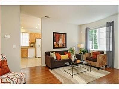3rd image of 2181 Kingsbury Cir