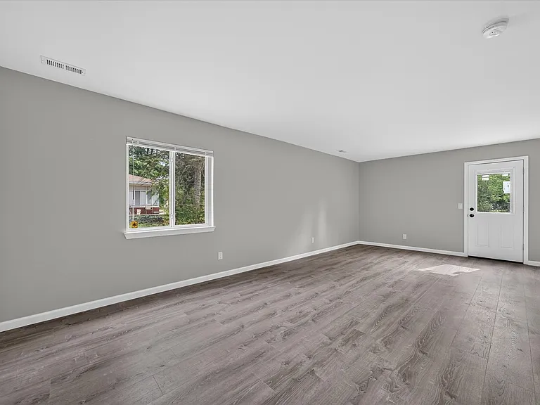 21150 Avon Ln — Photo 33