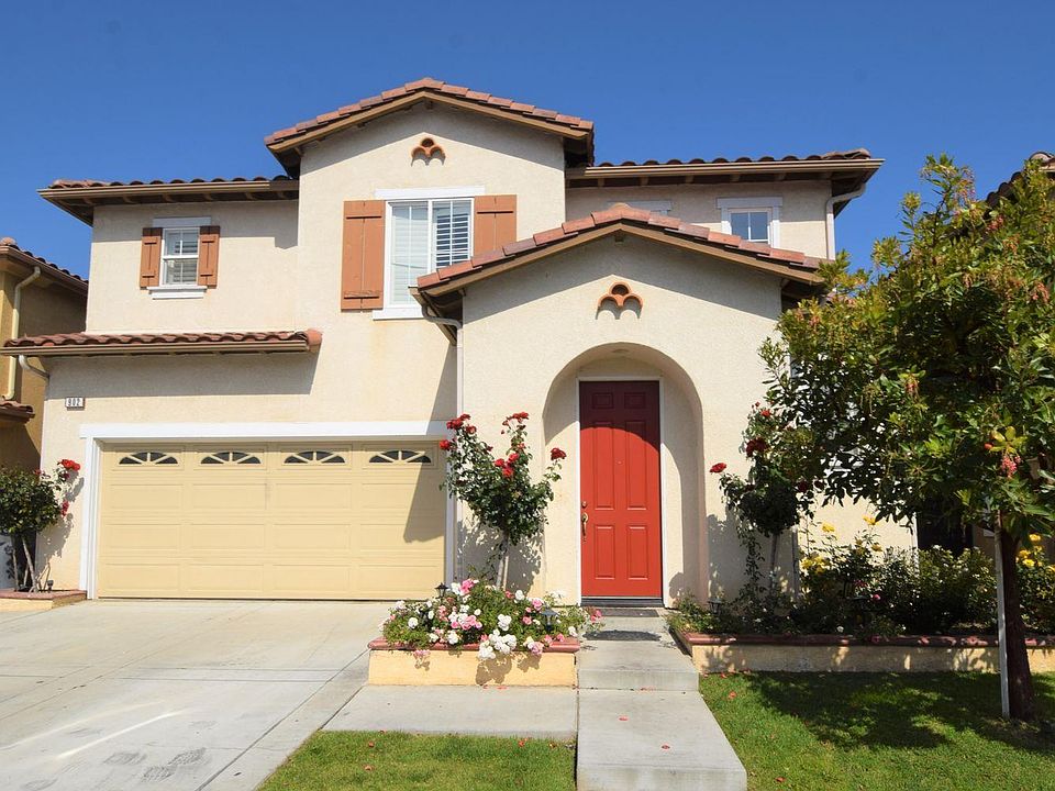 1st image of 902 Belleza Dr