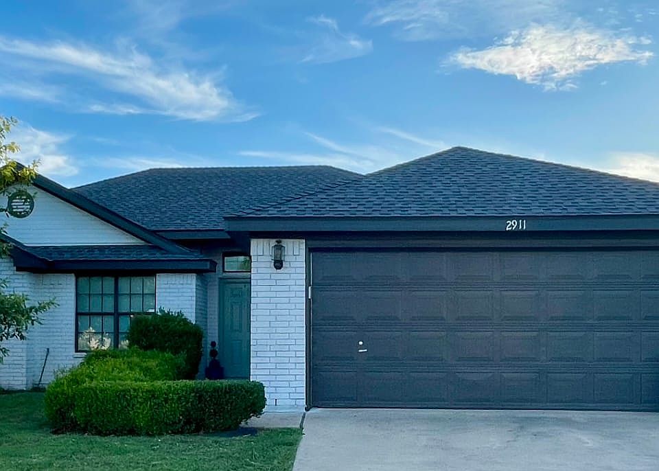 1st image of 2911 Lindsey Dr