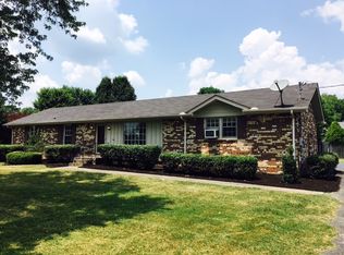 109 Creekwood Ln, Hendersonville, TN 37075