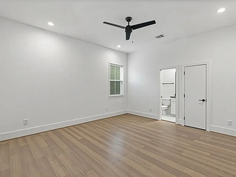 6010 Truro St #C — Photo 23