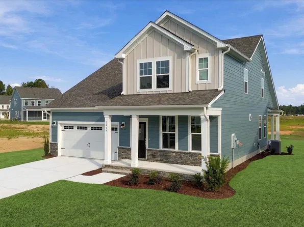 1404 Green Cypress Dr, Zebulon, NC 27597