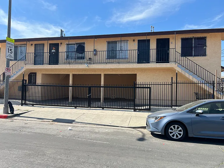 1901 W Florence Ave #5 — Photo 1