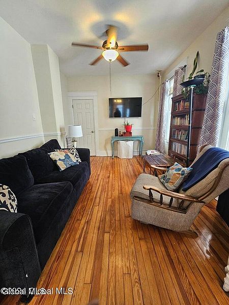 3rd image of 195 Kent Street