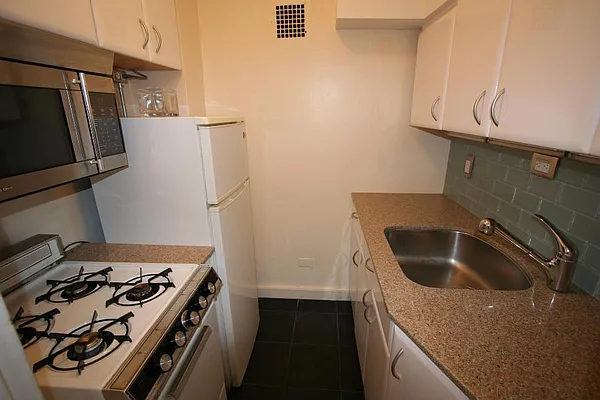 Sold by Corcoran | media 3