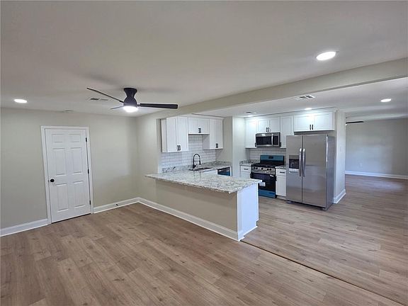 3rd image of 2160 Rue Racine