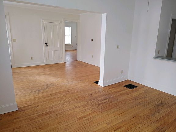 3rd image of 4 Fayette St #1