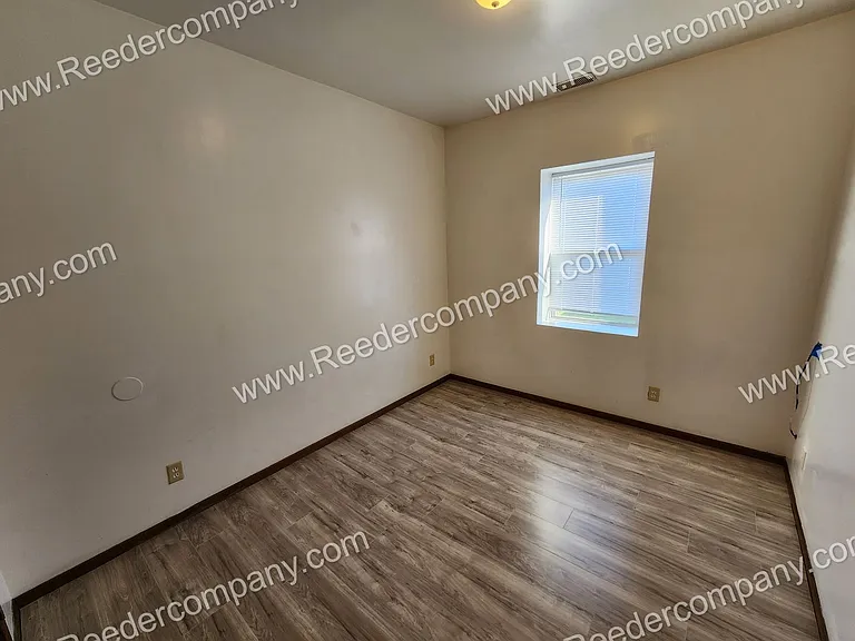 5633-5635 Calumet Avenue — Photo 6