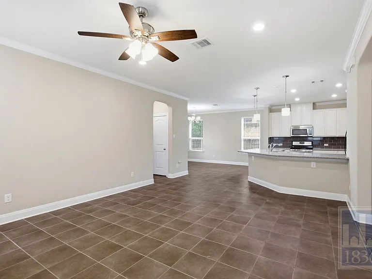 4906 Madrid Dr #T2 — Photo 7