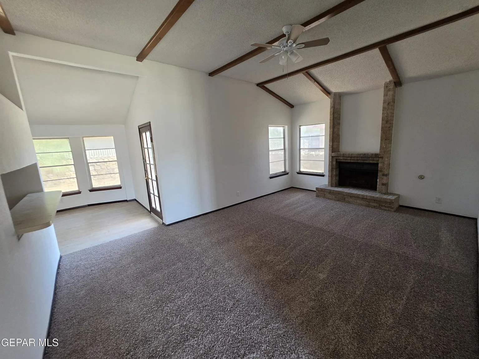 3 bed, 2.0 bath, 1200 sqft, $1,550 — Photo 3